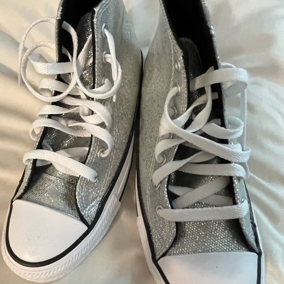 Converse High Tops NWOT - Picture 3 of 7
